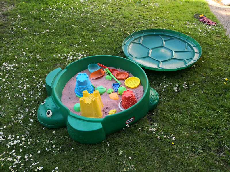 turtle sandpit with lid
